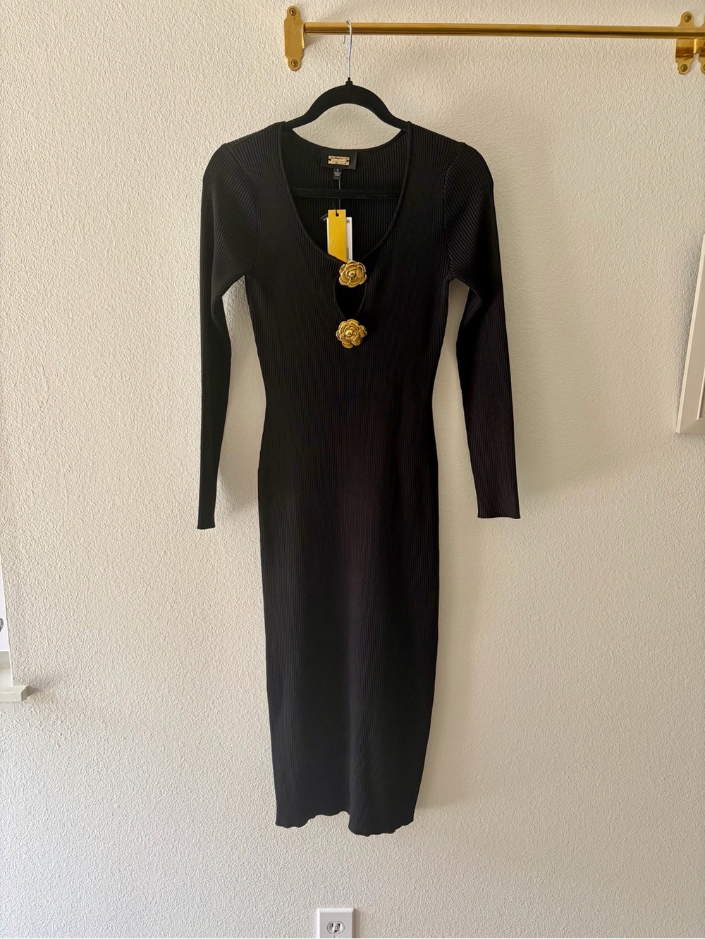 Alexia Admor Black Ribbed Long Sleeve Midi Dress